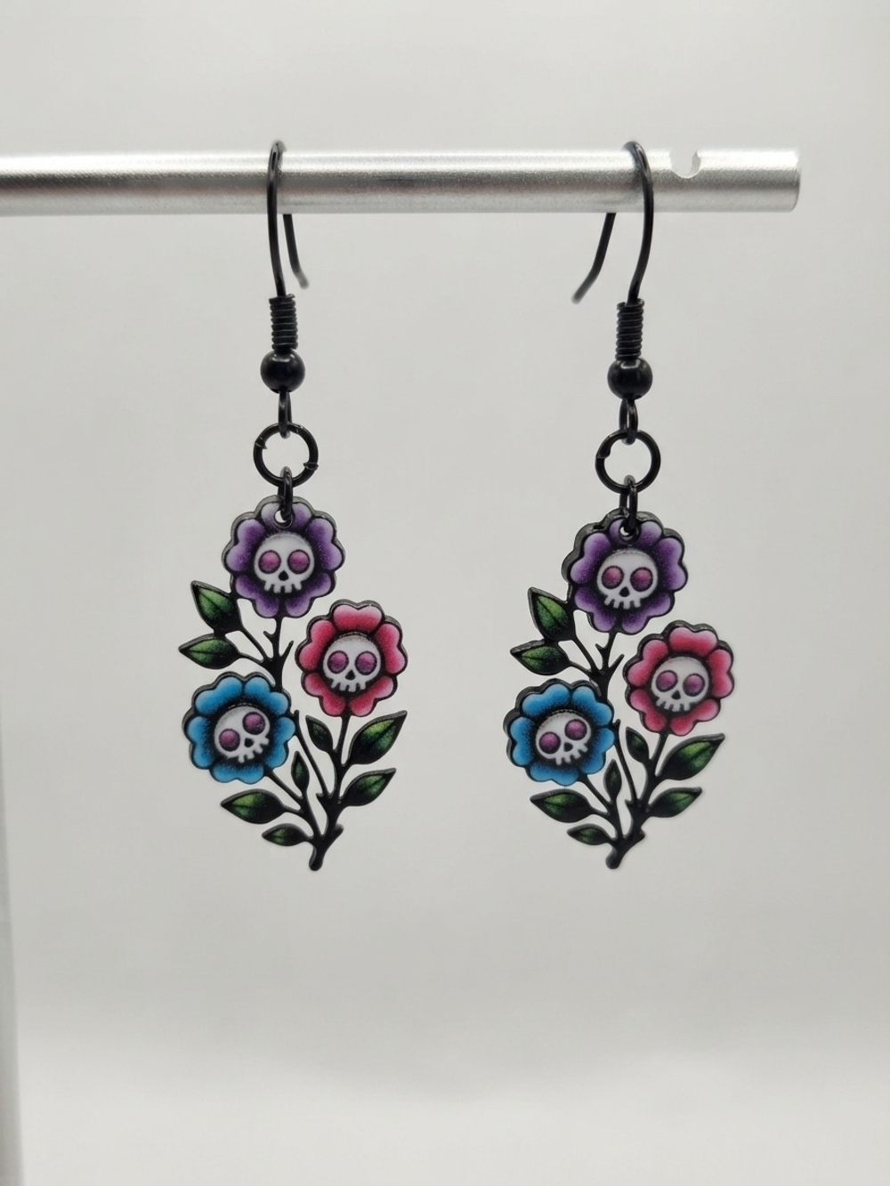 NEW Handmade Skull Flower Dangle Earrings (0366)